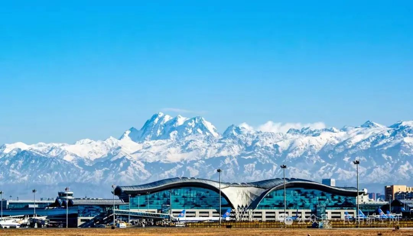 1745569381115282.jpg 图1:乌鲁木齐国际机场全景图_副本.jpg